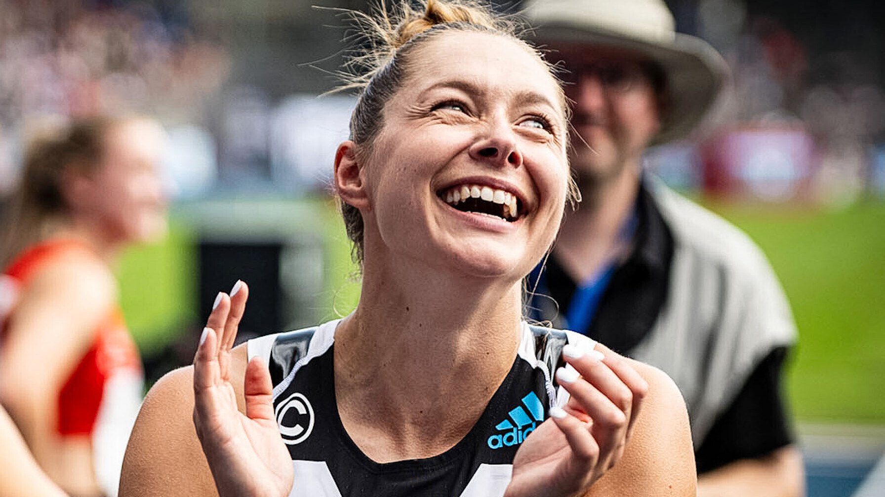 Gina Lückenkemper erobert mit Bestzeit die Herzen der Fans