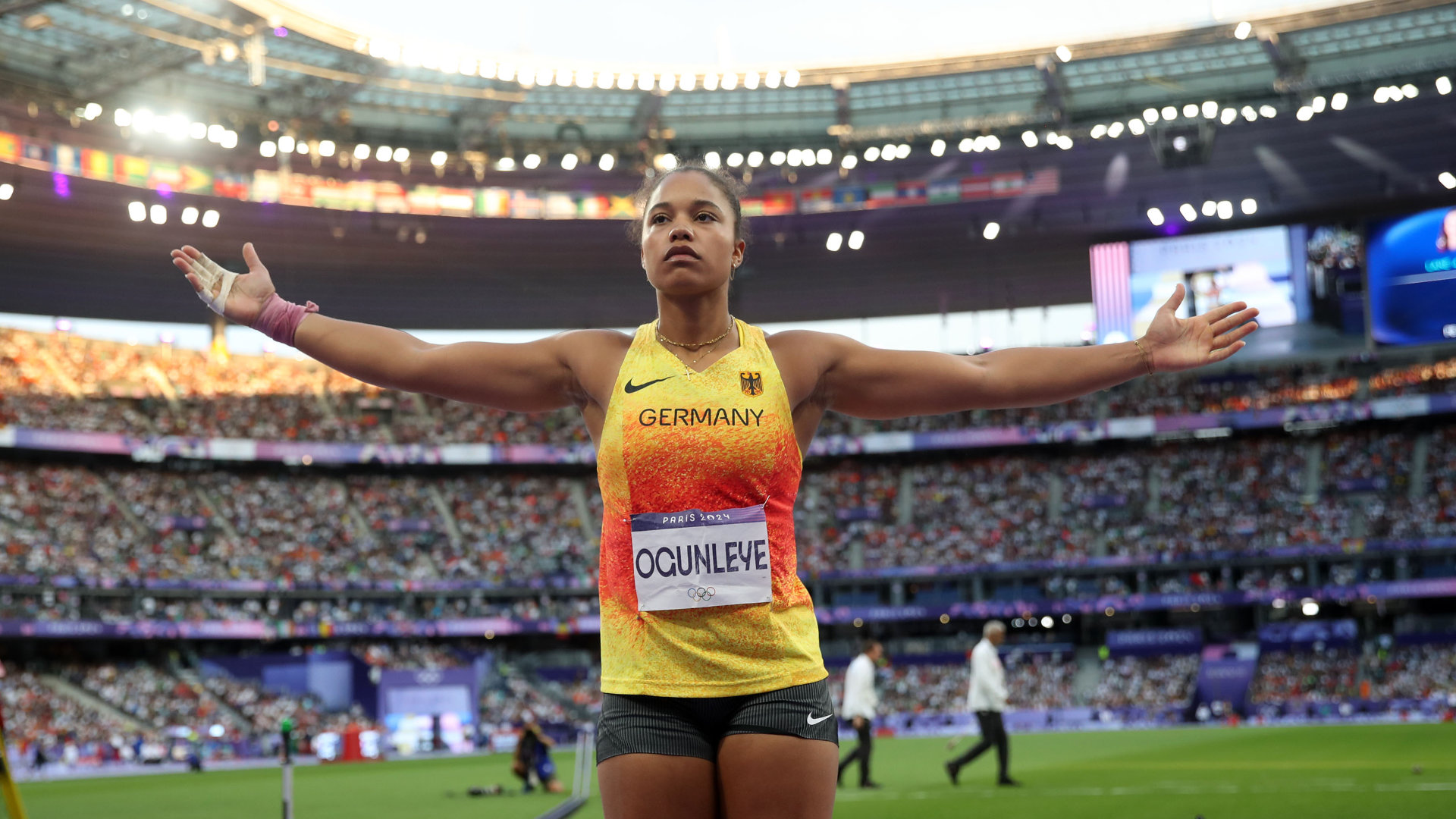 Olympiasiegerin Yemisi Ogunleye ist "Ass des Monats" im August