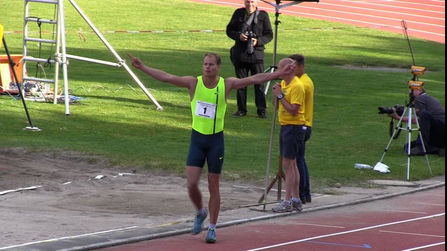 Christian Reif segelt auf 8,49 Meter